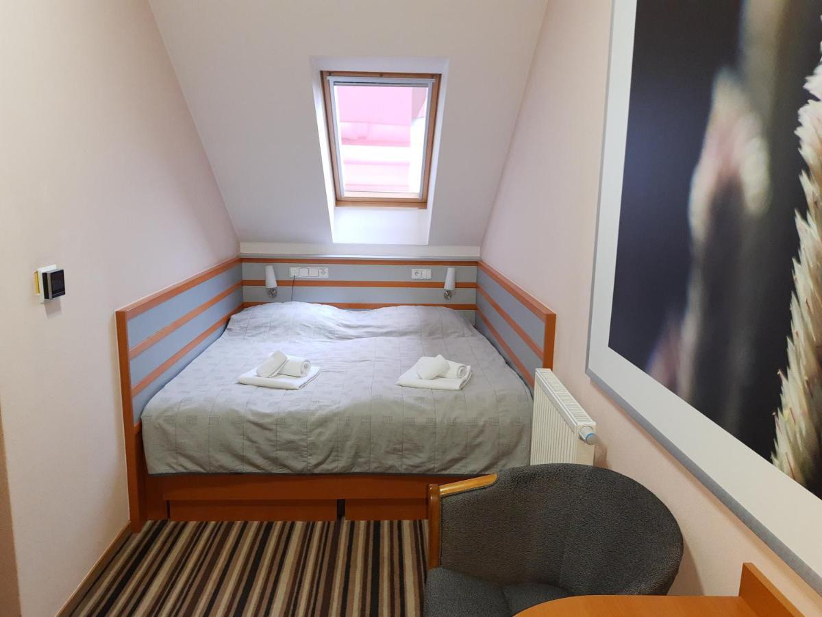 Hotel Air Holíč Екстериор снимка