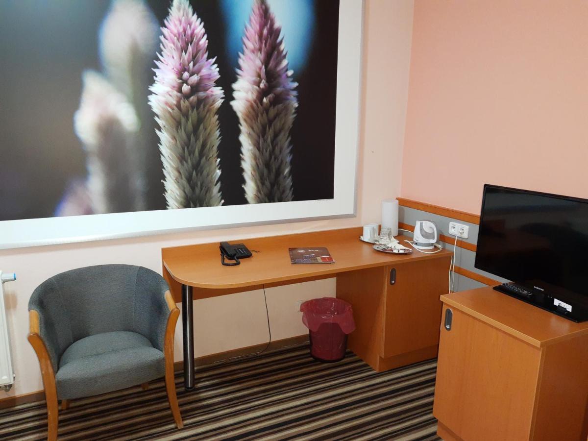 Hotel Air Holíč Екстериор снимка